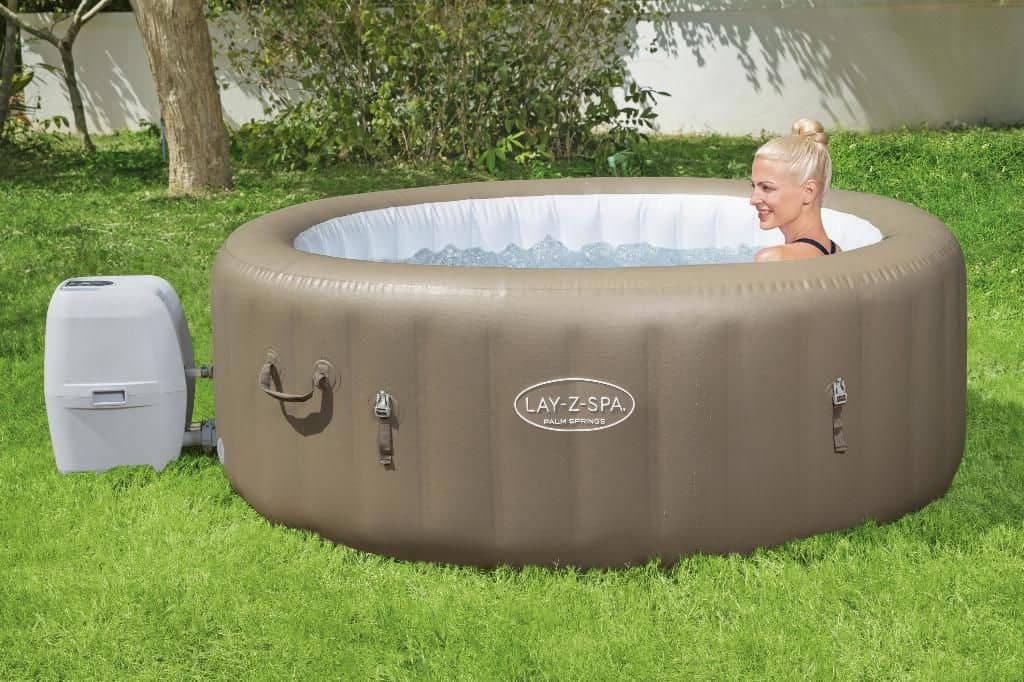 Spa gonflable de luxe pour 4-6 personnes, idéal pour la détente.