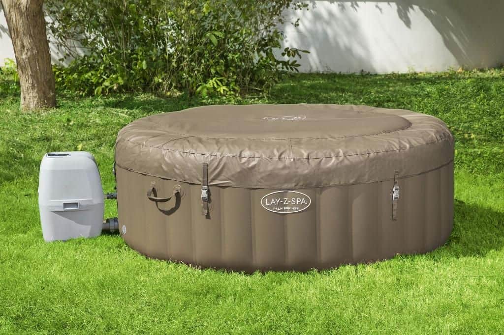 Lay-Z-Spa Palm Springs pour 4-6 personnes, spa gonflable avec chauffage et fonction massage.
