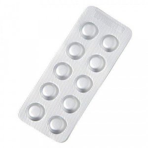 Pastilles pour eau de piscine en emballage blister pour l'entretien de la piscine.