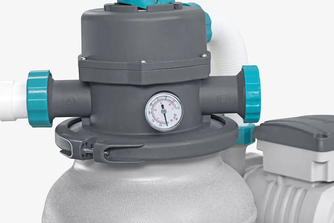 Pompe à sable pour piscines, modèle Bestway Flowclear, avec une capacité de 6 m³/h pour une eau propre et claire.