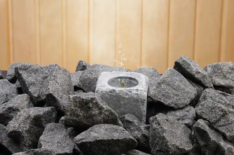 Pierre à vapeur pour sauna avec fontaine - SaunaSimo - Hukka