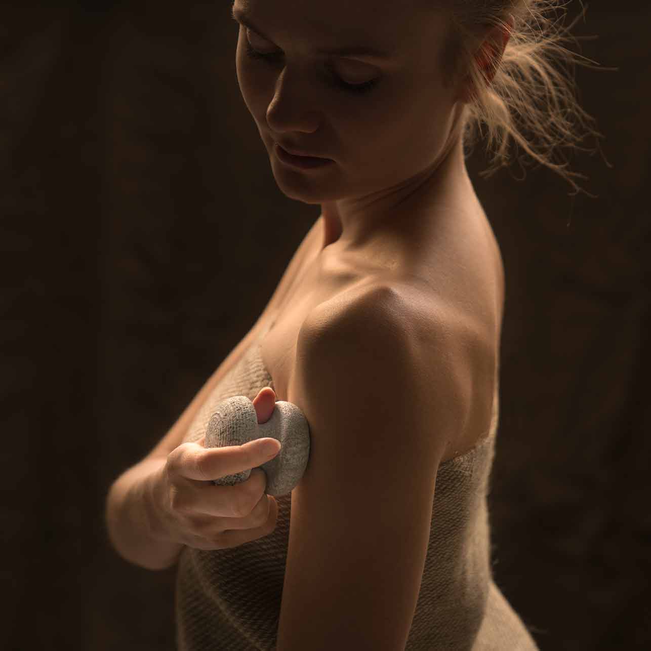 Pierre de massage pratique pour se détendre au sauna.