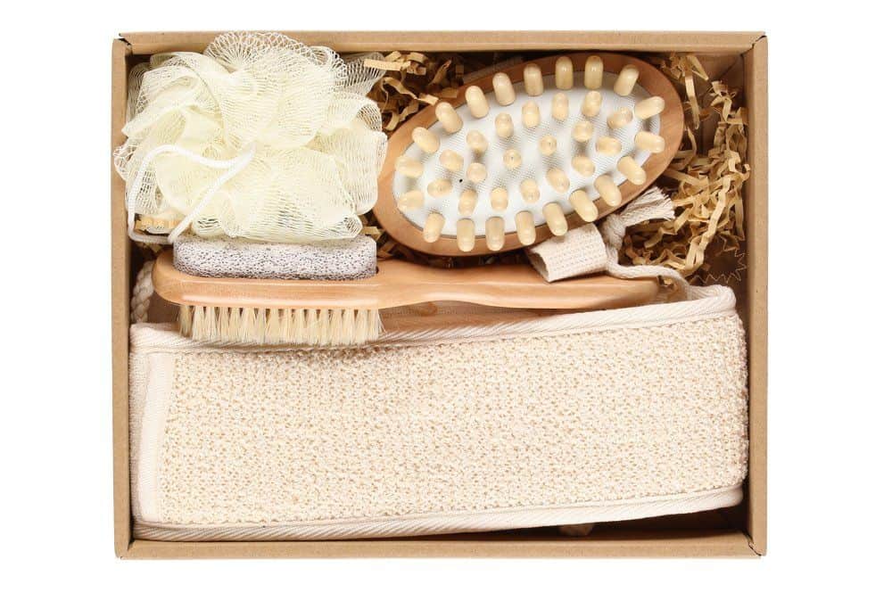 Coffret cadeau spa de luxe avec produits de soin et accessoires.