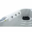 Jacuzzi de luxe avec plusieurs jets d'hydromassage pour la détente.