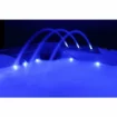 Fontaine d'eau de piscine avec éclairage LED bleu pour la décoration de la piscine.