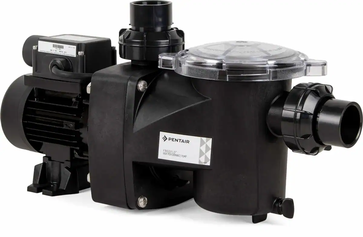 Pompe de piscine Pentair Freeflo FFL-051 pour la circulation de l'eau de piscine, 13m³/h, économe en énergie et durable.