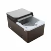 Spa gonflable compact pour 3 personnes à l'aspect bois avec couverture.