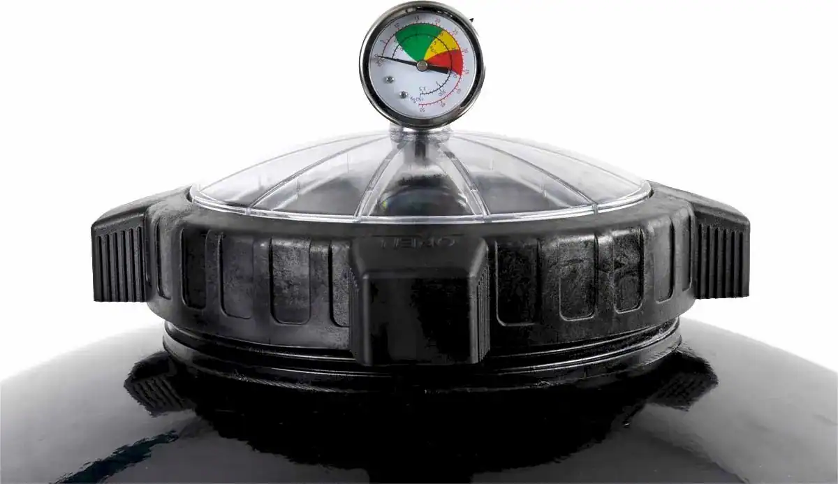 Analyseur de qualité de l'eau pour piscines avec mesure du pH et de la pression.