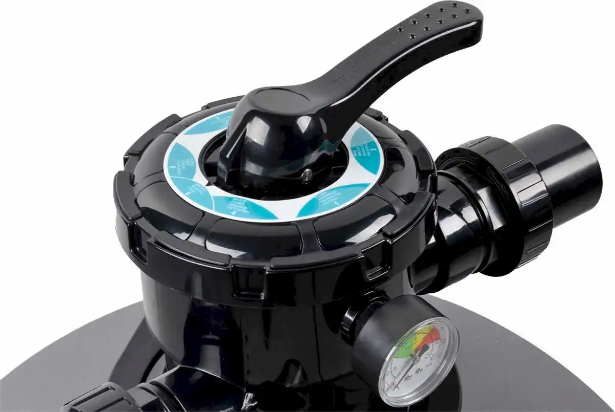 Pompe de filtration pour piscine, facile à utiliser et facile d'entretien.
