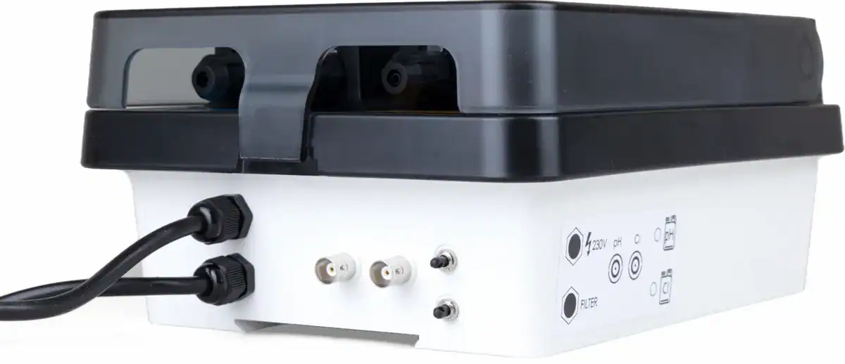 Régulation automatique du pH et du redox pour piscines avec Avady Propilot Duo.