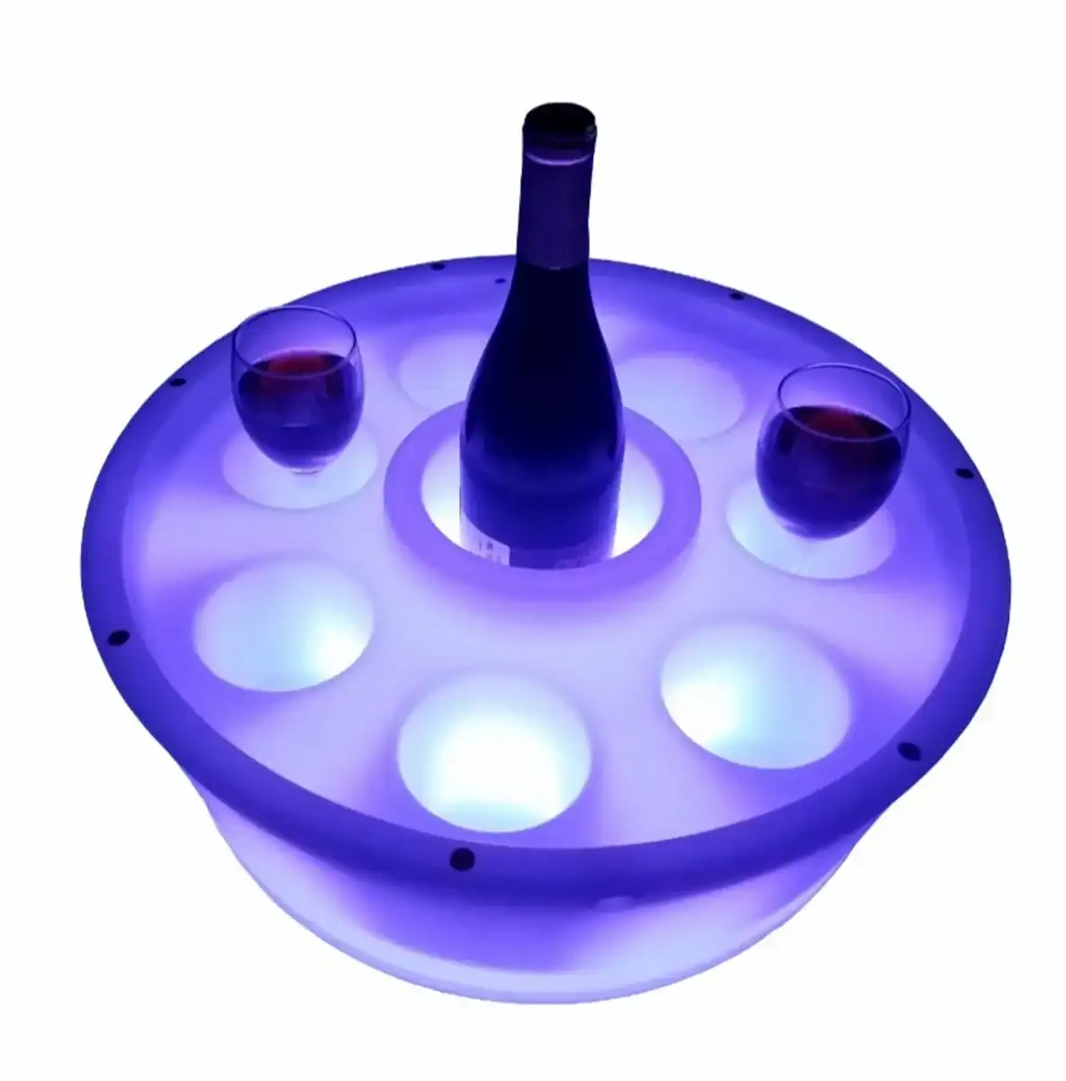 Bar de spa flottant avec éclairage LED et bouteilles de vin pour la détente dans la piscine.