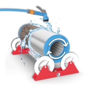 Nettoyeur de filtre Spin pour piscine en action pour des cartouches filtrantes propres.