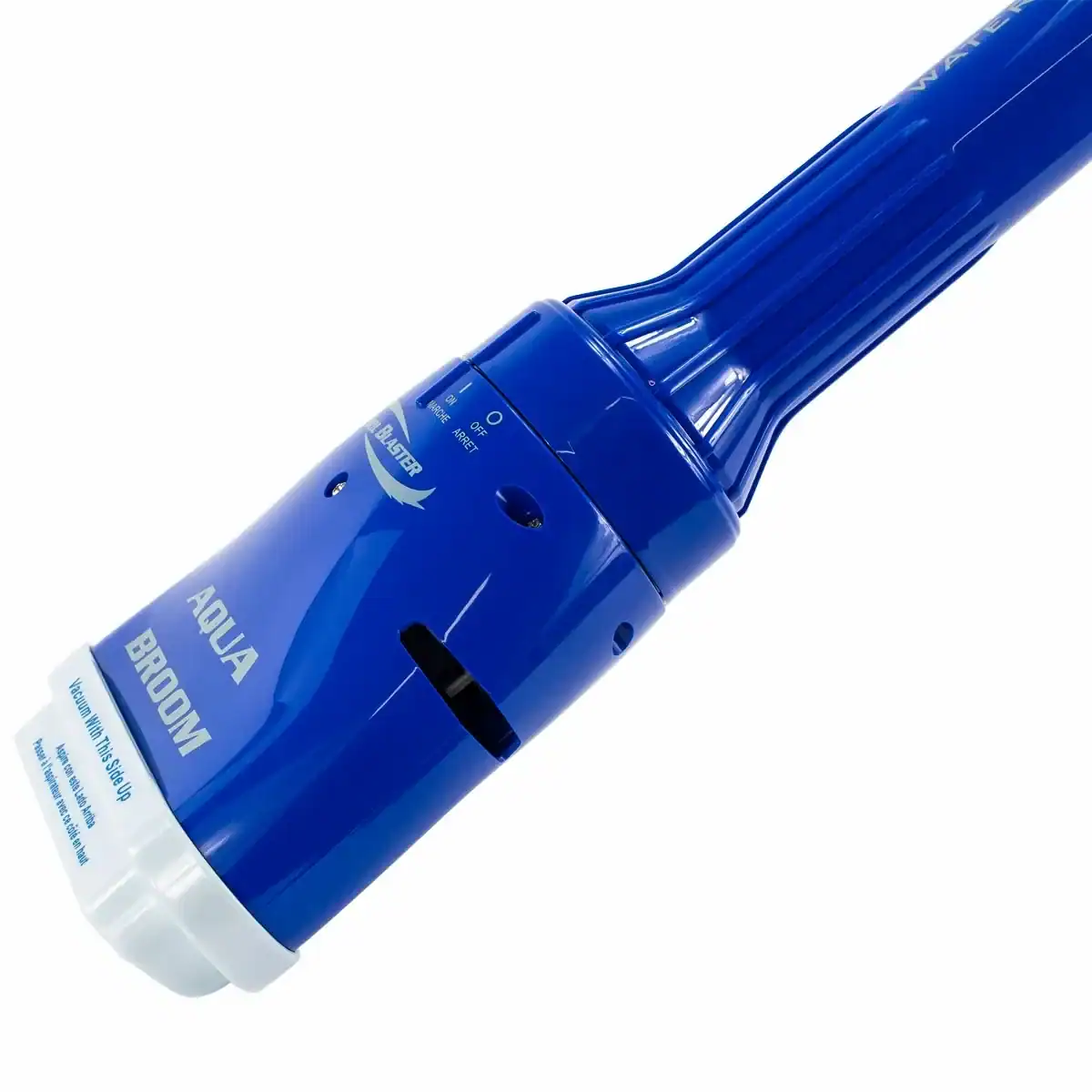 Aspirateur de piscine Aqua Broom ULTRA avec manche pour le nettoyage de la piscine.