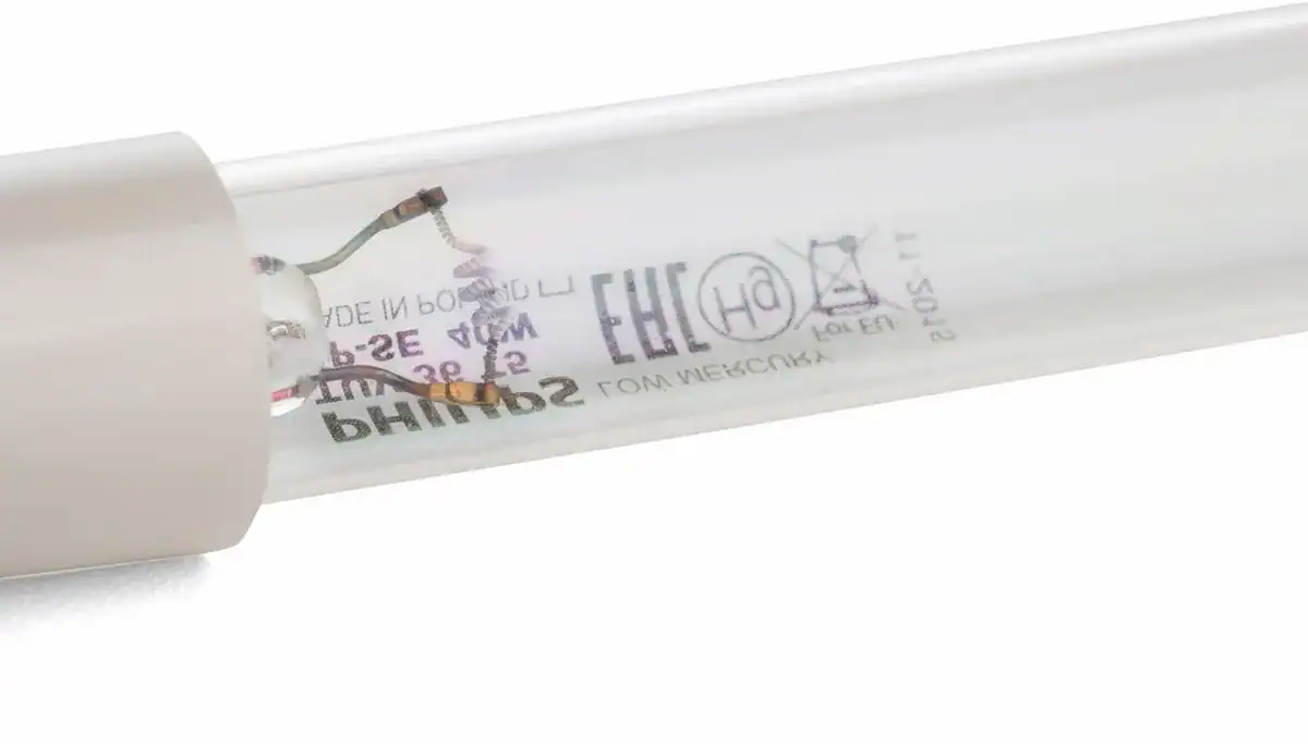 Lampe UV-C de 75 watts pour la désinfection de l'eau de piscine.