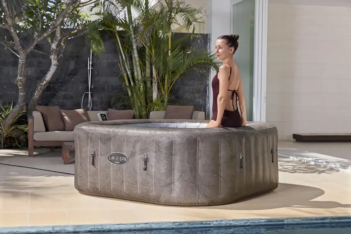 Spa gonflable pour 6 personnes avec technologie Airjet et EnergySense.