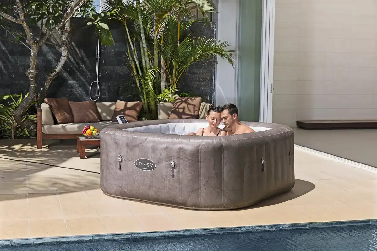 Spa gonflable pour 6 personnes avec technologie Airjet et EnergySense, idéal pour la détente aux Pays-Bas.