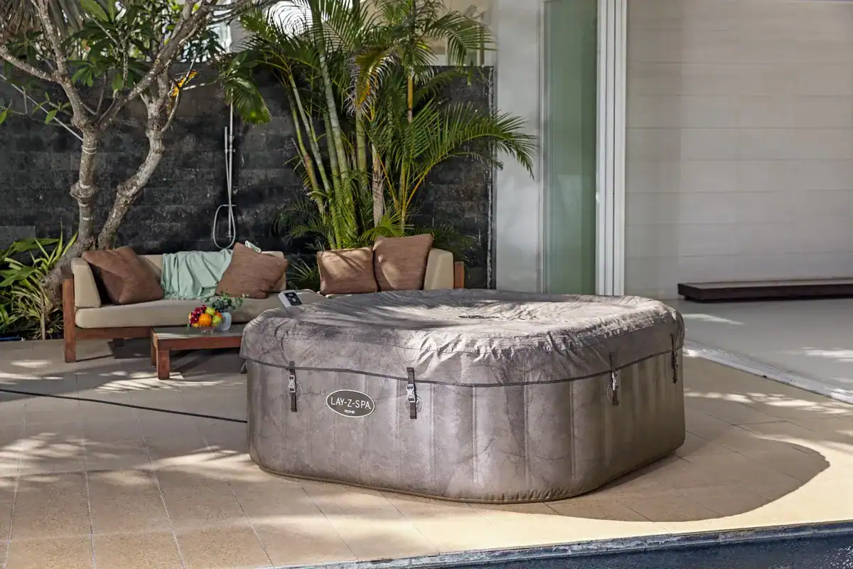 Jacuzzi gonflable Lay-Z Spa Rome EnergySense Airjet pour 6 personnes.