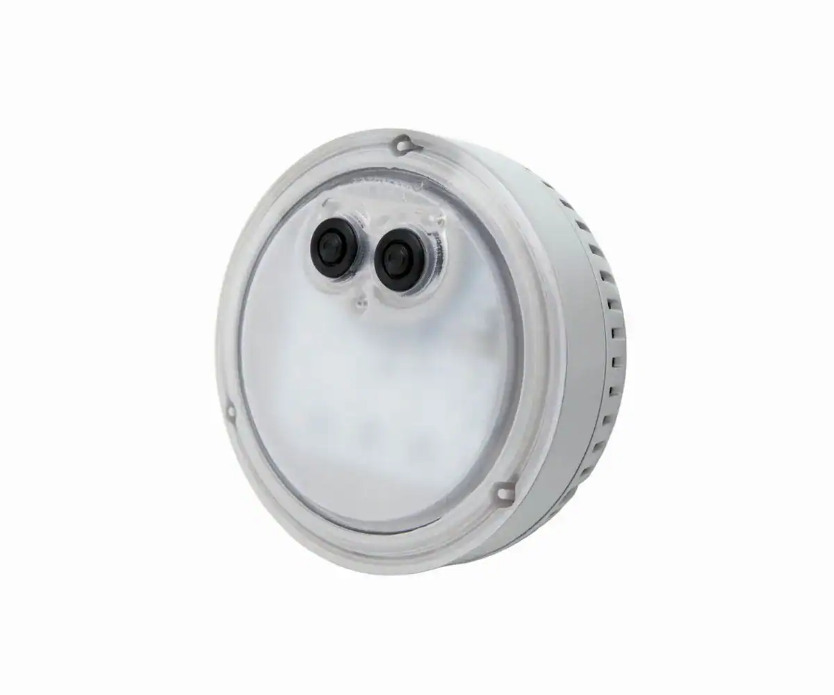 Skimmer de piscine automatique pour une eau propre et claire.