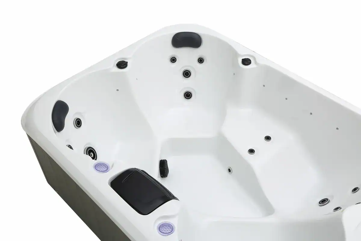 Spa de luxe pour 4 personnes avec jets de massage et places assises confortables.