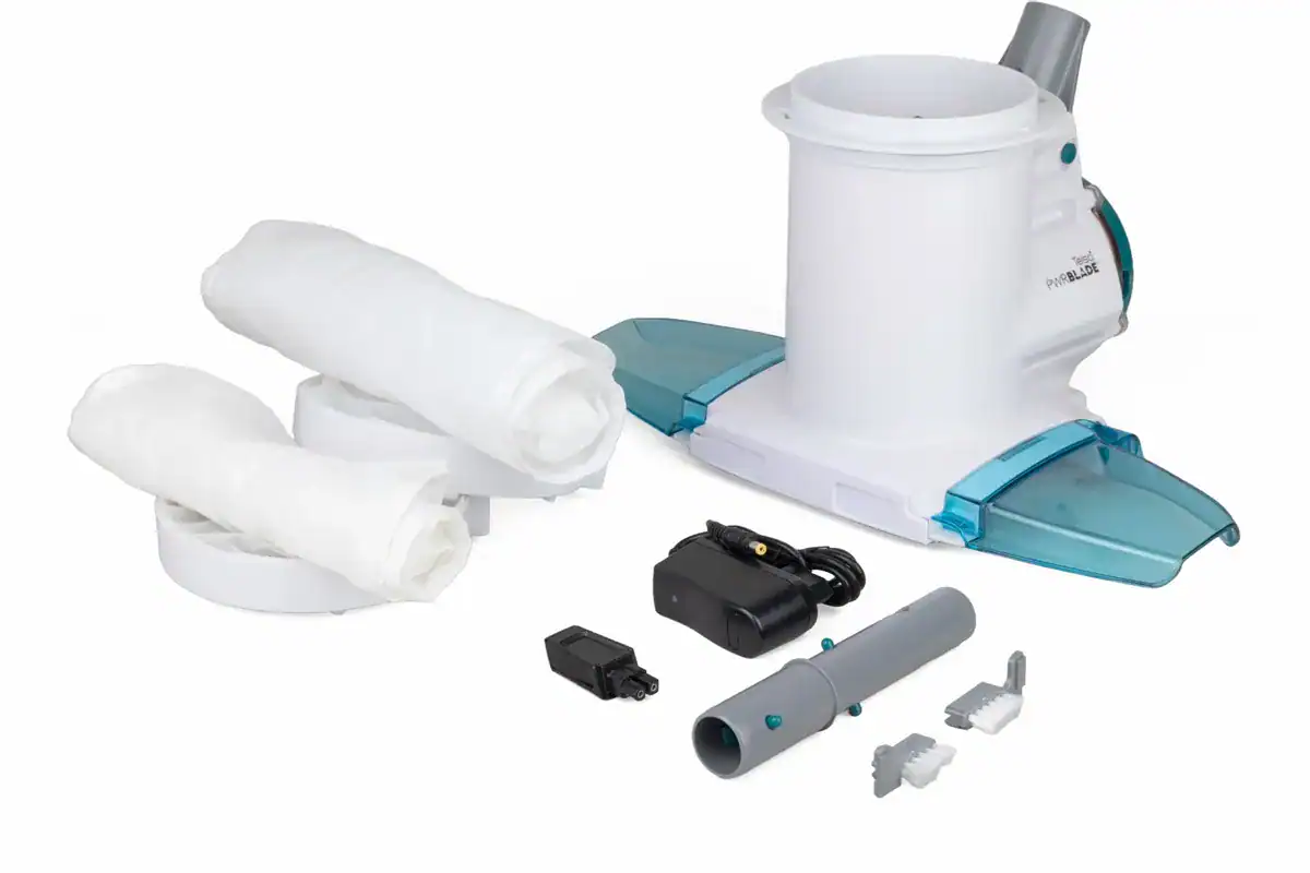 Aspirateur de piscine électrique Kokido Telsa Powerblade 90 pour une piscine propre et claire.