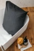 Coussin de bain anthracite noir pour canapé de bain, confortable et élégant.