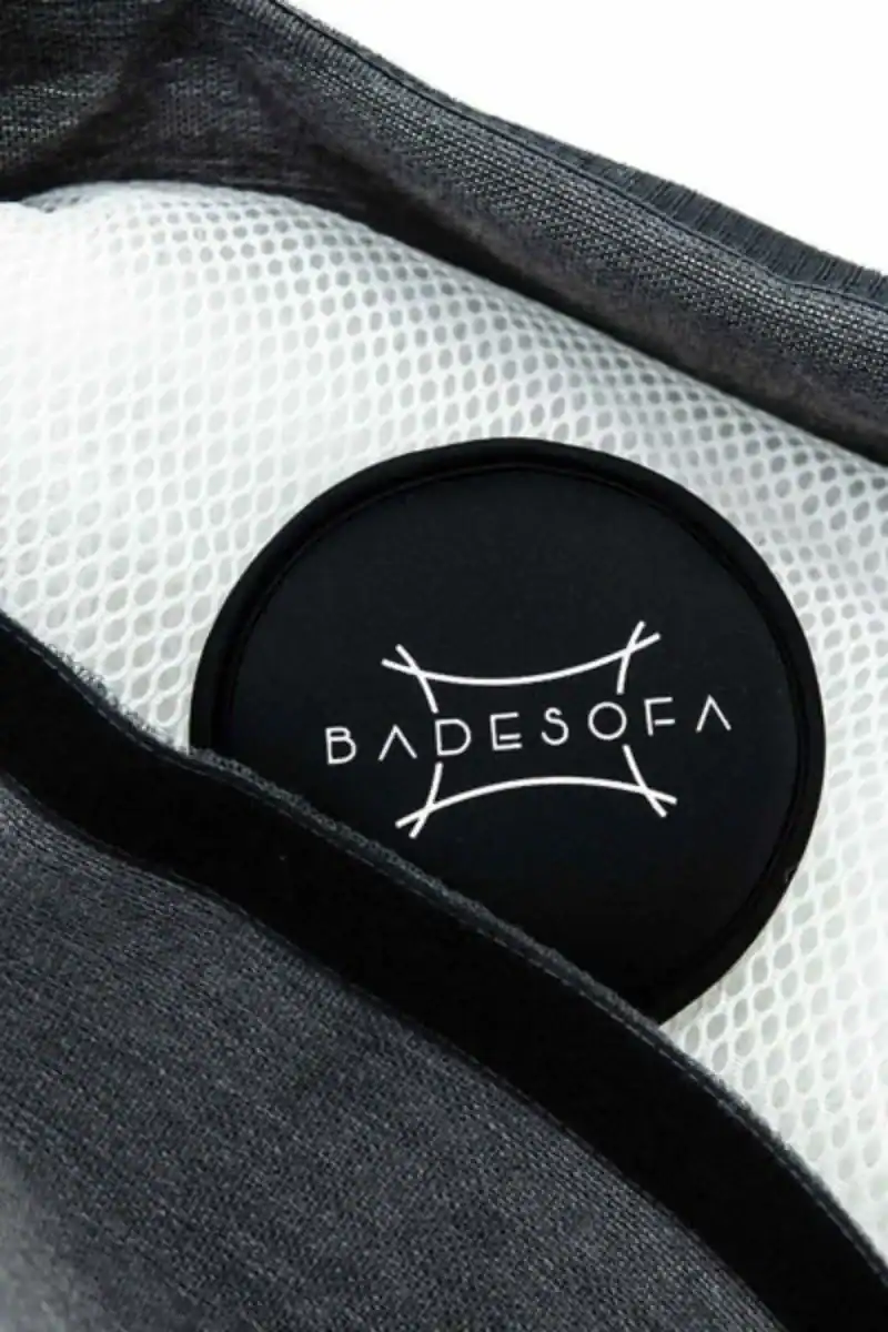 Coussin de bain Badesofa en anthracite, format compact XS pour se détendre confortablement.