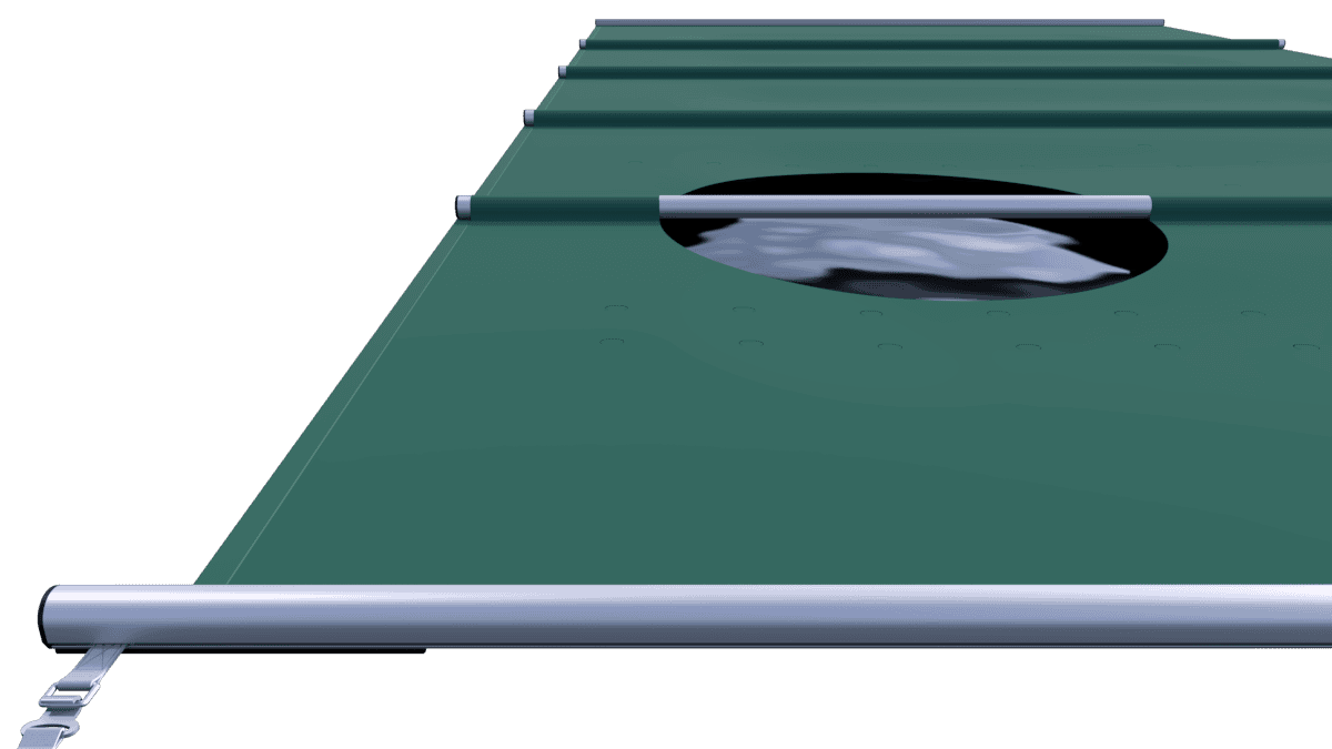 Couverture de sécurité pour piscine avec tube vert, adaptée pour une sécurité et une protection supplémentaires.