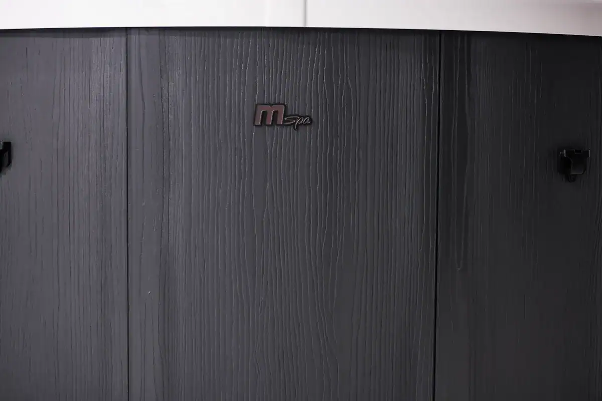 Spa à structure MSpa Denver - 6 personnes, adapté à la détente et au bien-être à domicile.