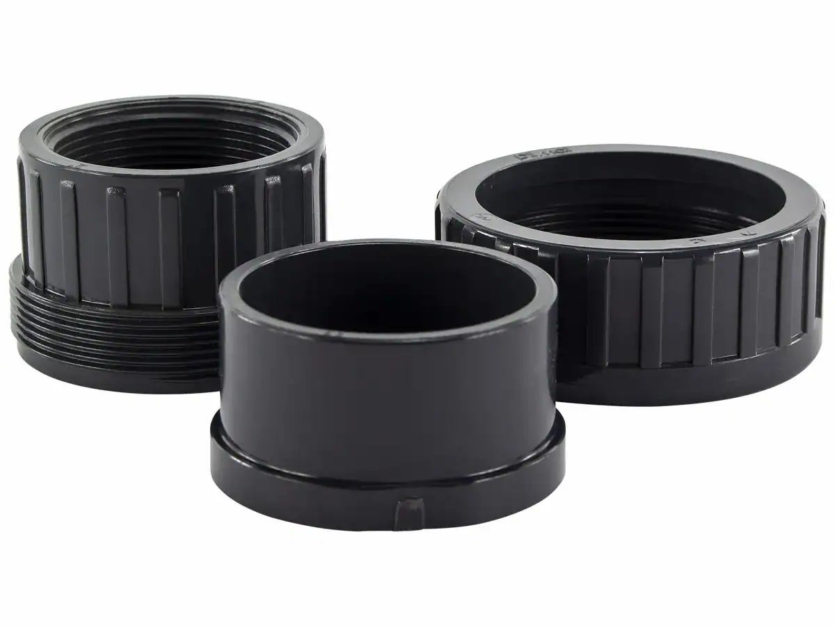 Raccord PVC 3/3 63mm avec collage et filetage extérieur pour installations de piscine.