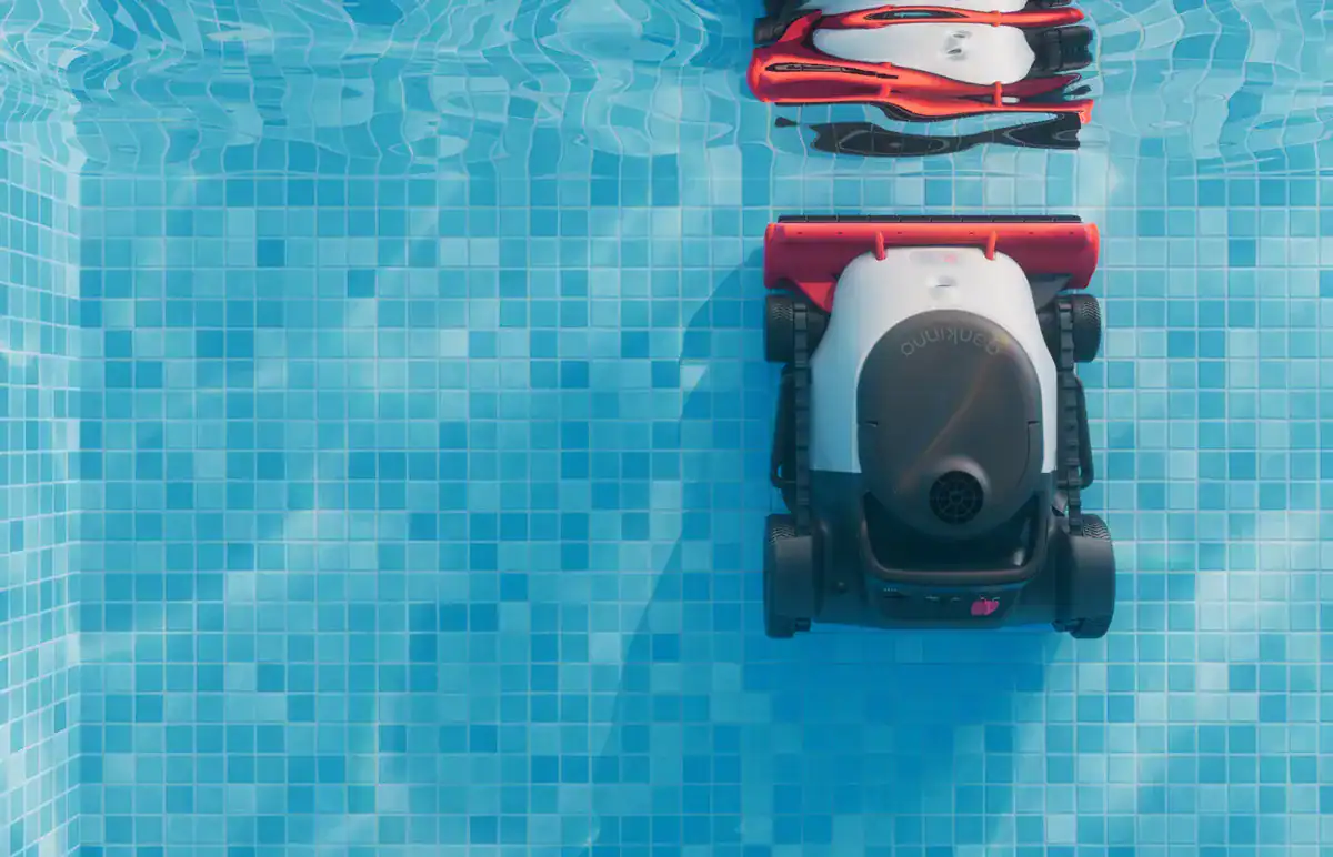 Robot de piscine pour le nettoyage du fond et des parois de la piscine.
