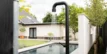 Douche extérieure JEE-O Soho 01 en inox noir mat, conception antigel.