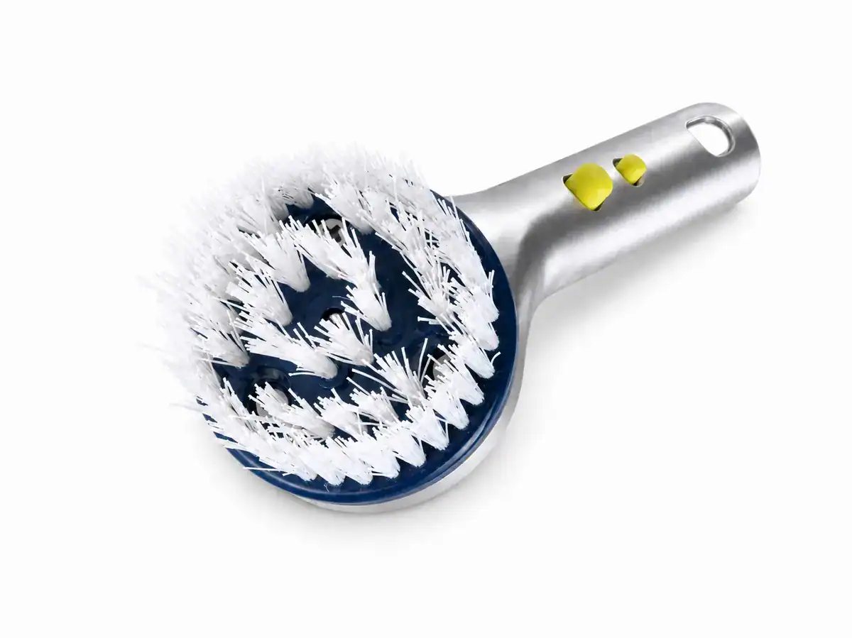 Brosse de piscine pour nettoyer les parois et le fond de la piscine.