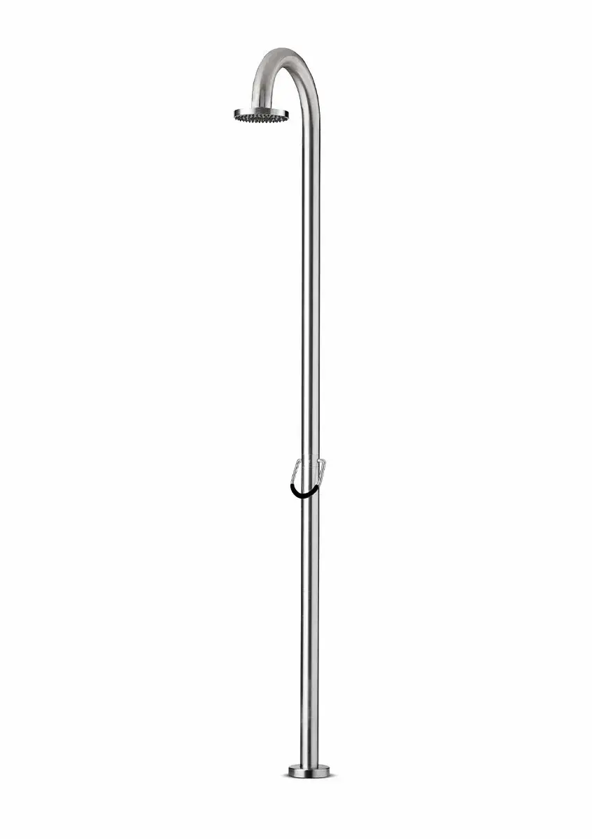 Douche extérieure en inox brossé pour le jardin ou près de la piscine.