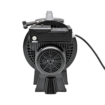 Machine professionnelle de nettoyage de piscine pour un entretien efficace de la piscine.