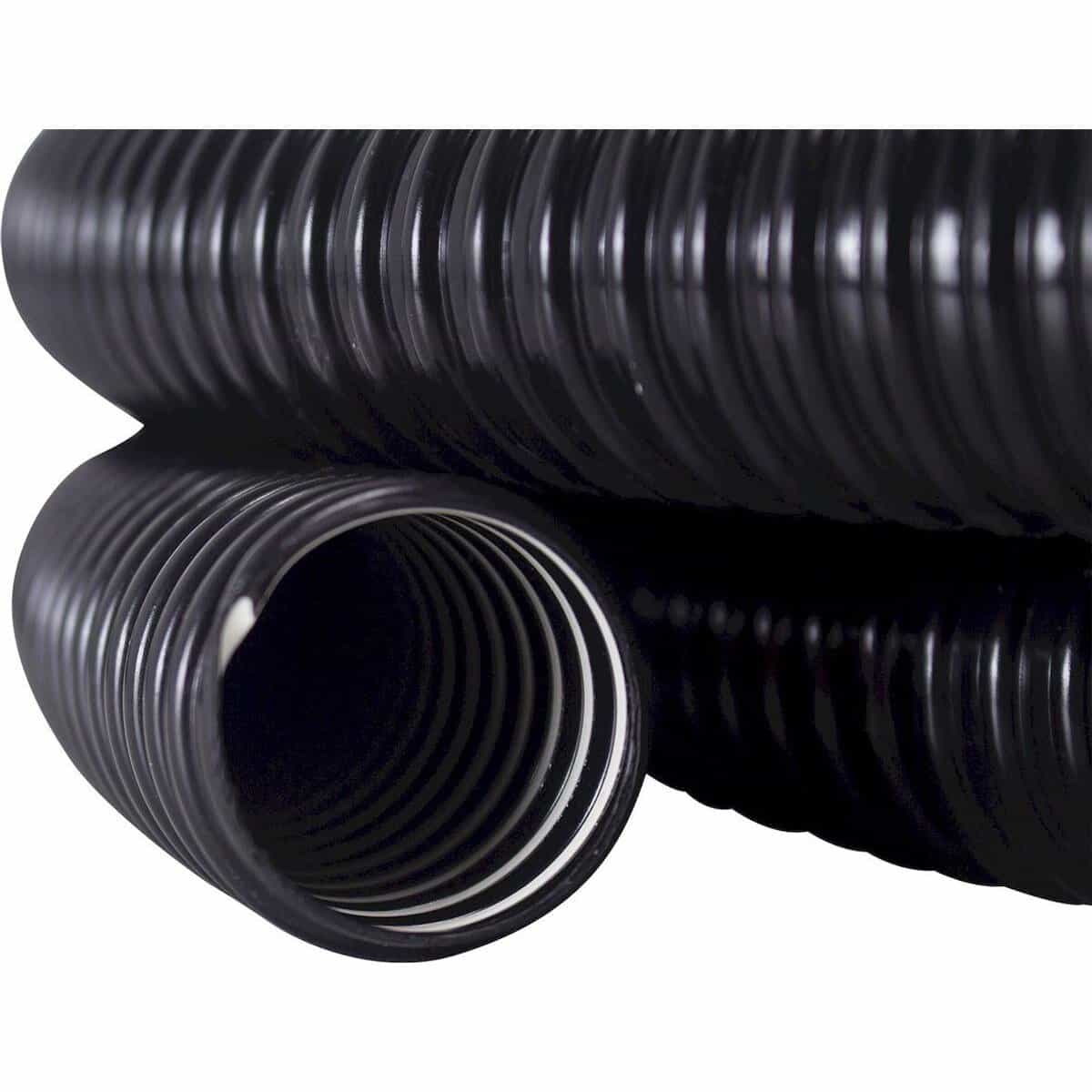 Tuyau de piscine flexible noir avec nervures pour installations de piscine.