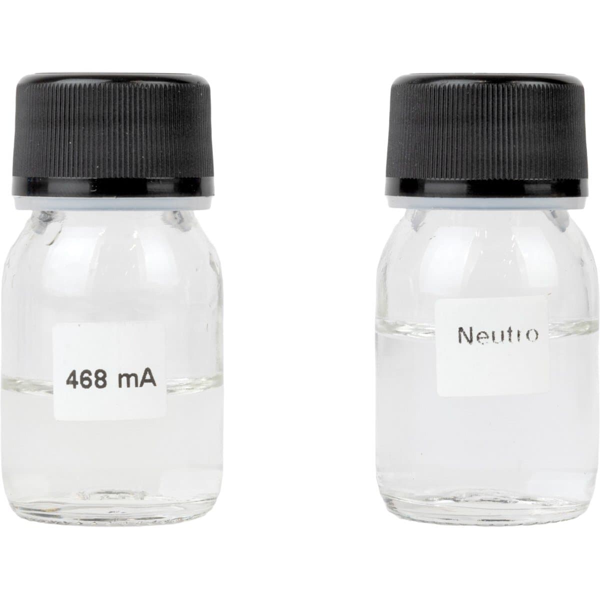 Deux petits flacons en verre avec capteurs électroniques pour l'analyse de l'eau de piscine.