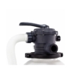 Pompe de filtration pour le nettoyage et la circulation de la piscine, adaptée à une qualité d'eau de piscine claire et propre.