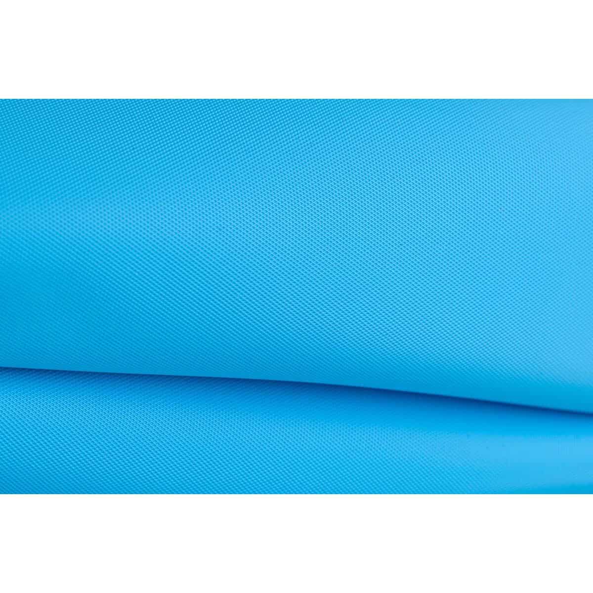 Tapis de piscine bleu pour l'extérieur et l'intérieur, durable et confortable.