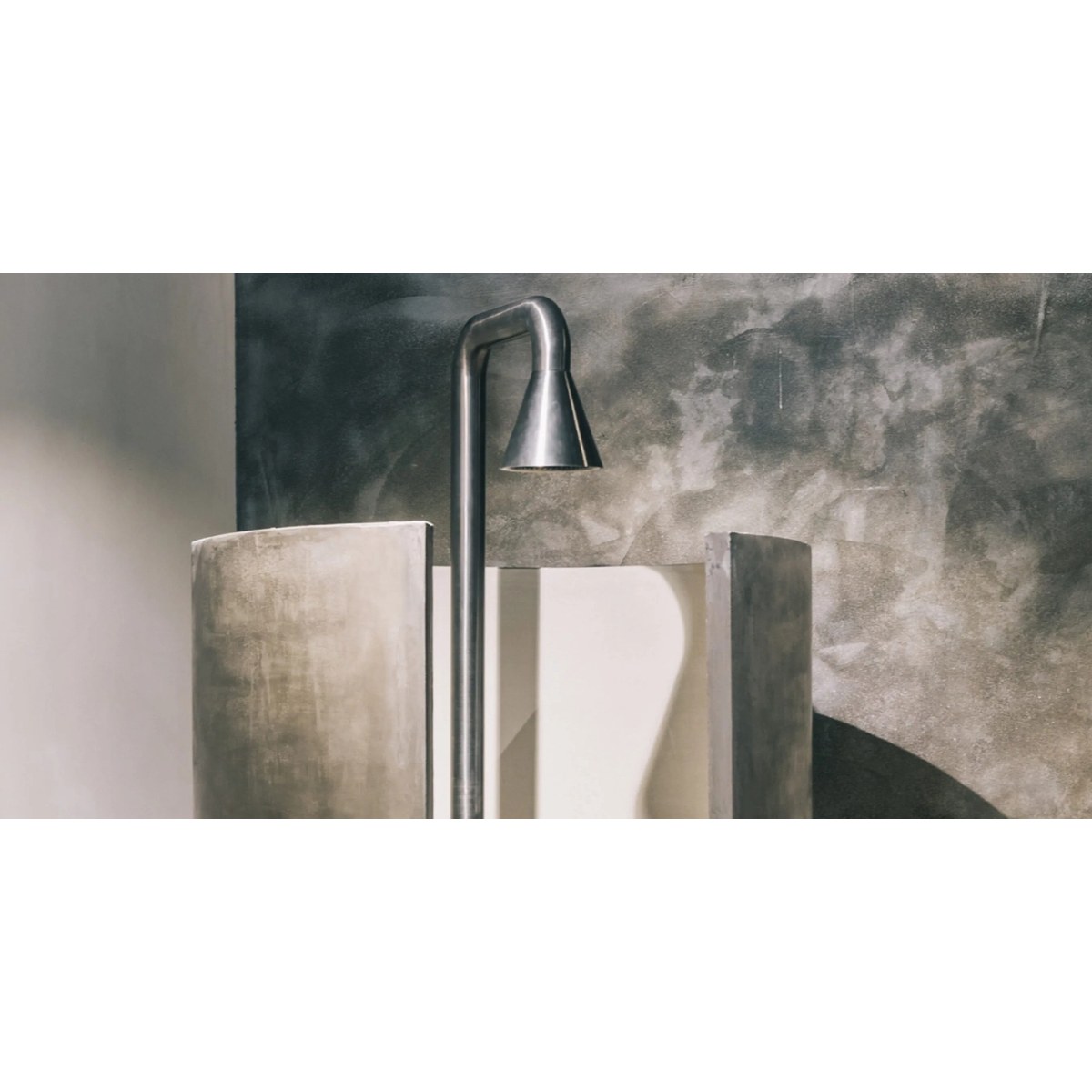 Douche extérieure JEE-O Cone 02 - Inox brossé